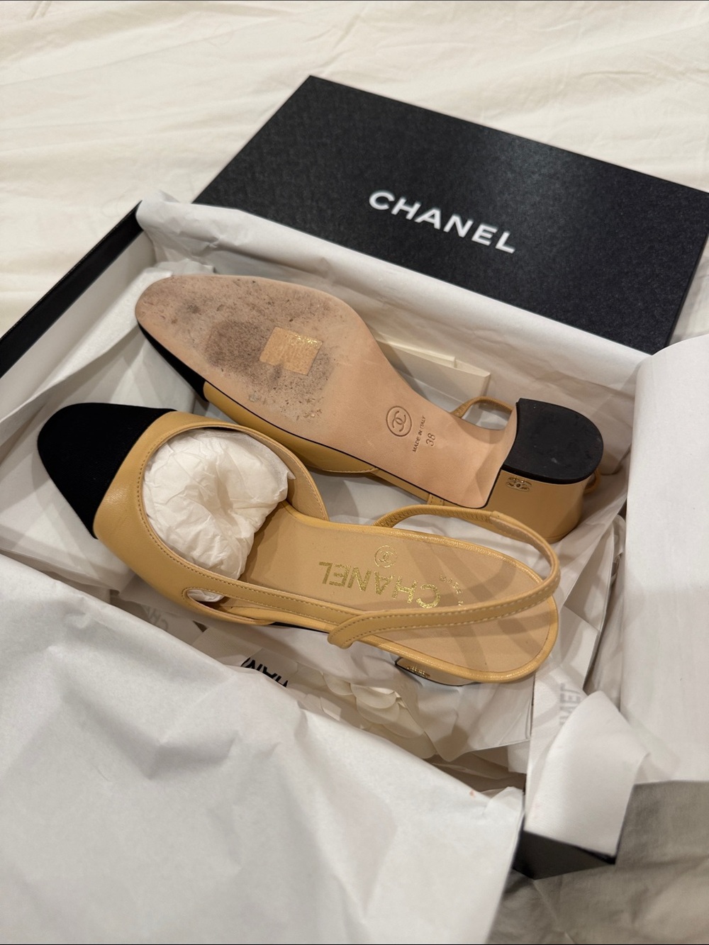 Authentic 2023 CHANEL Beige and Black Two-Tone Slingback Pumps 38 - Picture 2 of 4